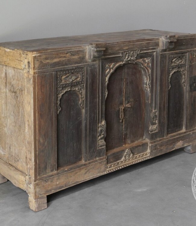 Be-Uniq Antiek Klein Dressoir | India | H69xB98xD39 cm