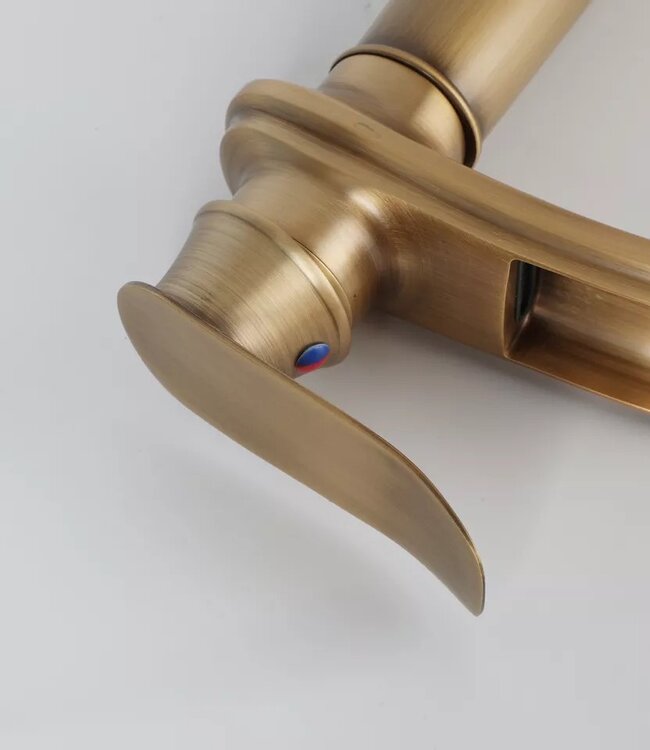 Rene Houtman Elegante Nostalgische Watervalkraan - Brons