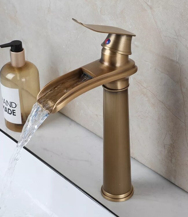 Rene Houtman Elegante Nostalgische Watervalkraan - Brons