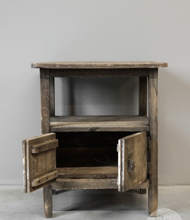 Be-Uniq Oud Kastje | Rustiek Verweerd | H66xB55xD53 cm