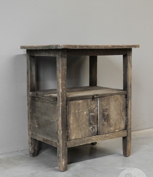 Be-Uniq Oud Kastje | Rustiek Verweerd | H66xB55xD53 cm