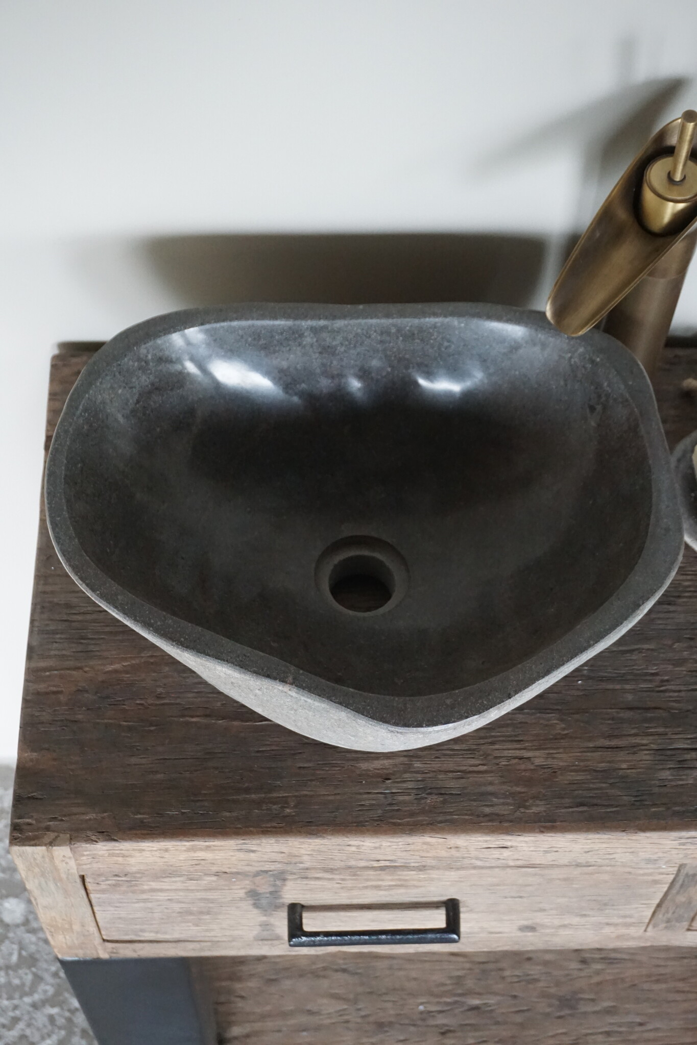 Rene Houtman Waskom Rivierkom + spoelgat B45 x D41 x H16 Cm