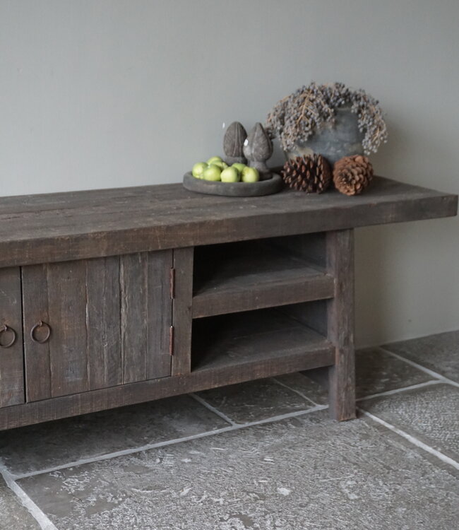 Rene Houtman TV-Meubel Schuine Poten B220 x D43 x H56 Cm