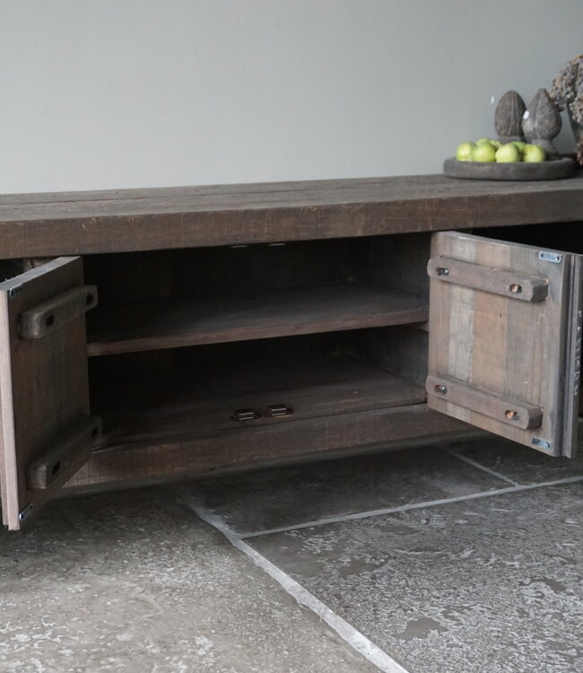 Rene Houtman TV-Meubel Schuine Poten B220 x D43 x H56 Cm