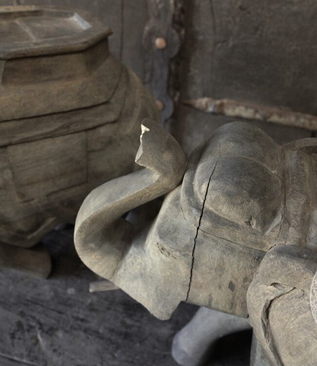 Be-Uniq Houten Olifant | India | H37 x B52 x D21 cm