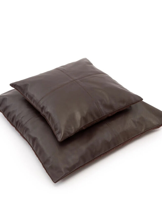 Bazar Bizar De Four Panel Leather Kussenhoes - Chocolade - 60x60