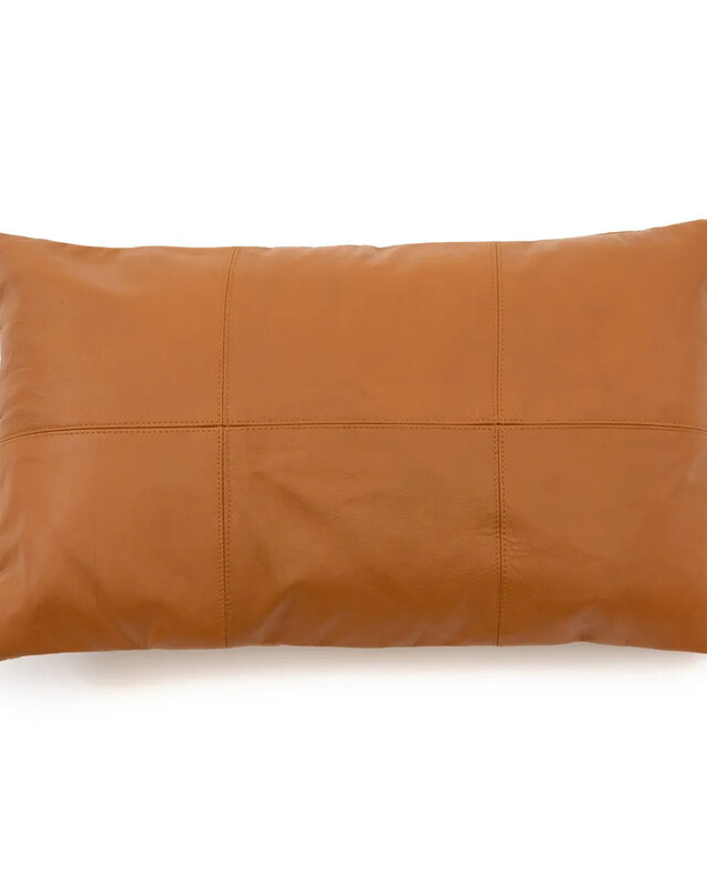 Bazar Bizar Het Six Panel Leather Kussenhoes - Kameel - 30x50