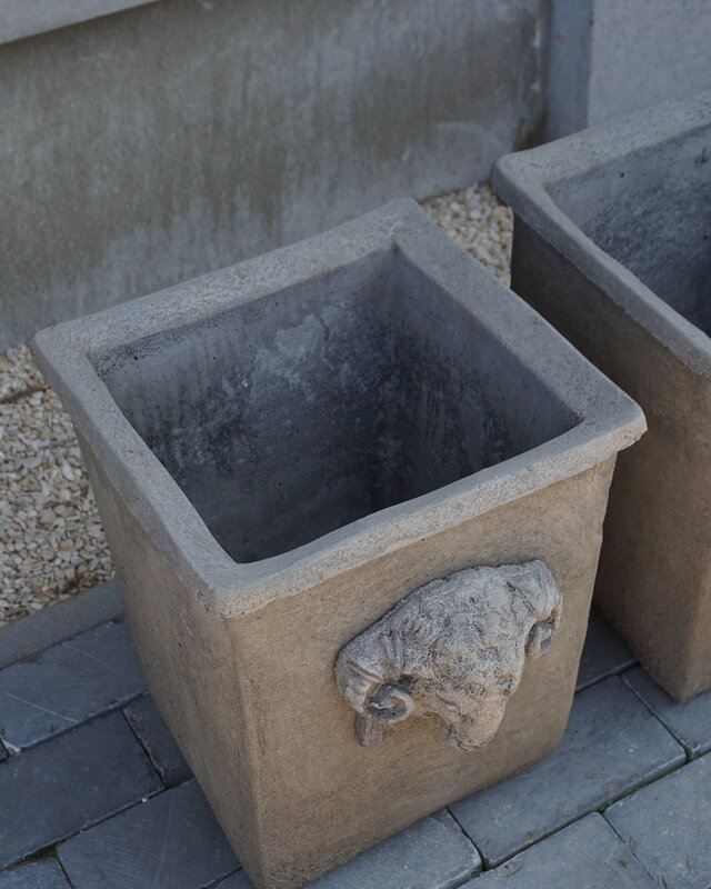 Il Cupido Pot Bloembak Beton Ramskop H40 x B33 Cm