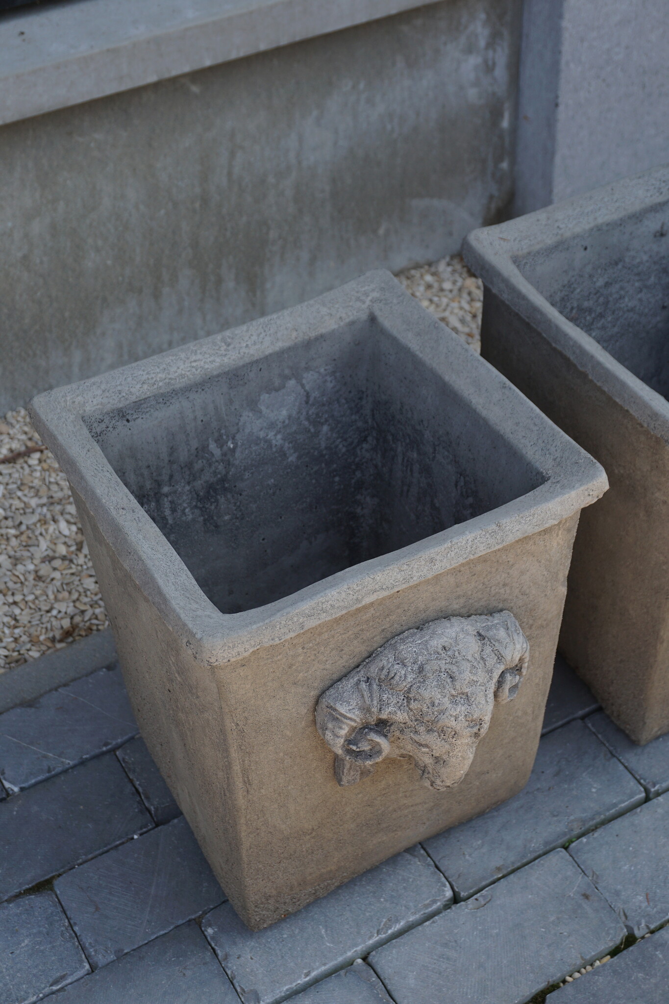 Il Cupido Pot Bloembak Beton Ramskop H40 x B33 Cm