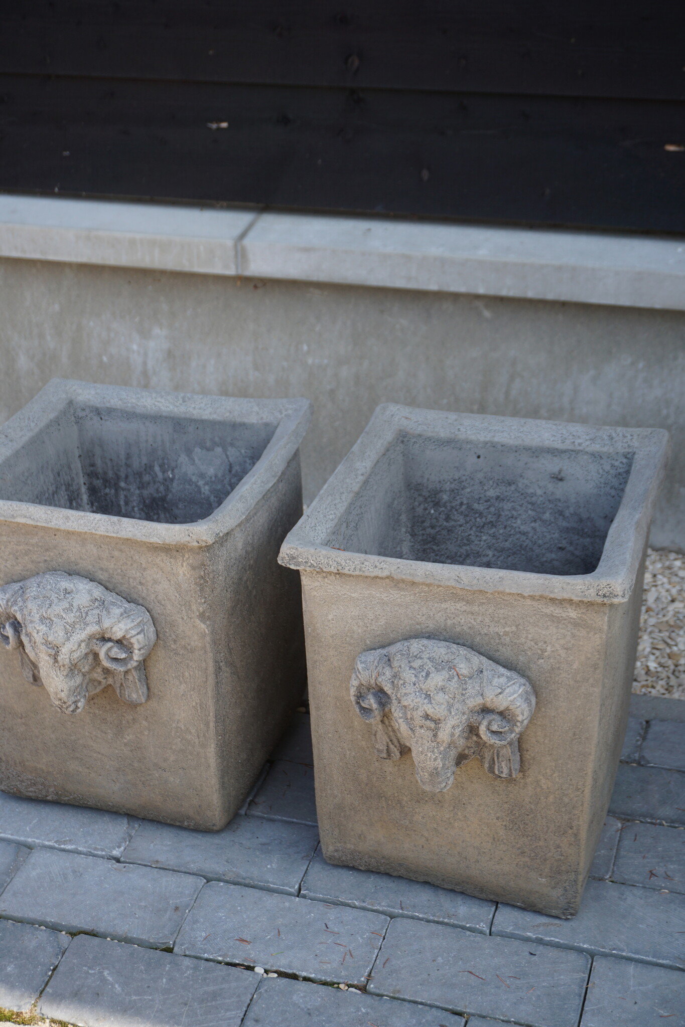 Il Cupido Pot Bloembak Beton Ramskop H40 x B33 Cm