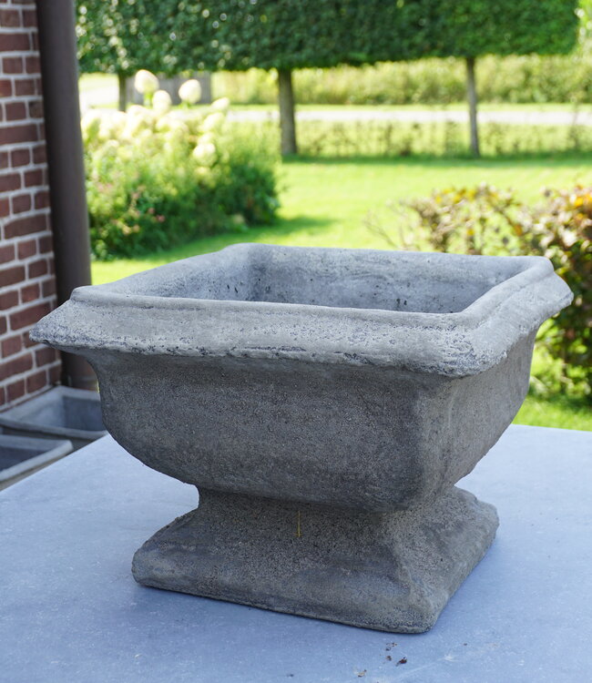 Il Cupido Franse Bloempot Bloembak Beton B42xH30 Cm