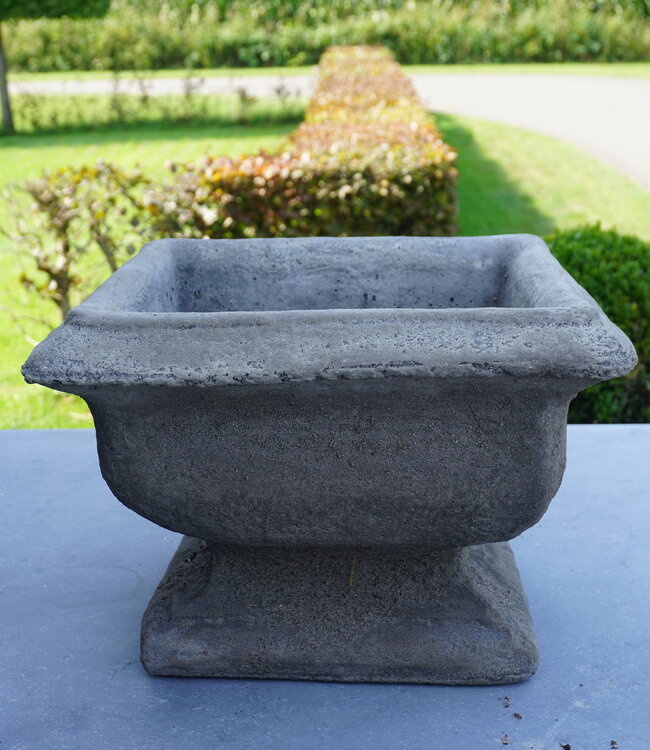Il Cupido Franse Bloempot Bloembak Beton B42xH30 Cm