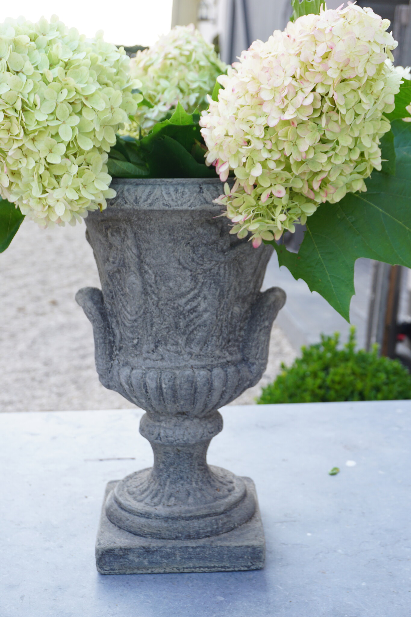 Il Cupido Bloembak Beton Grieks Met Oren H43 x B30 Cm