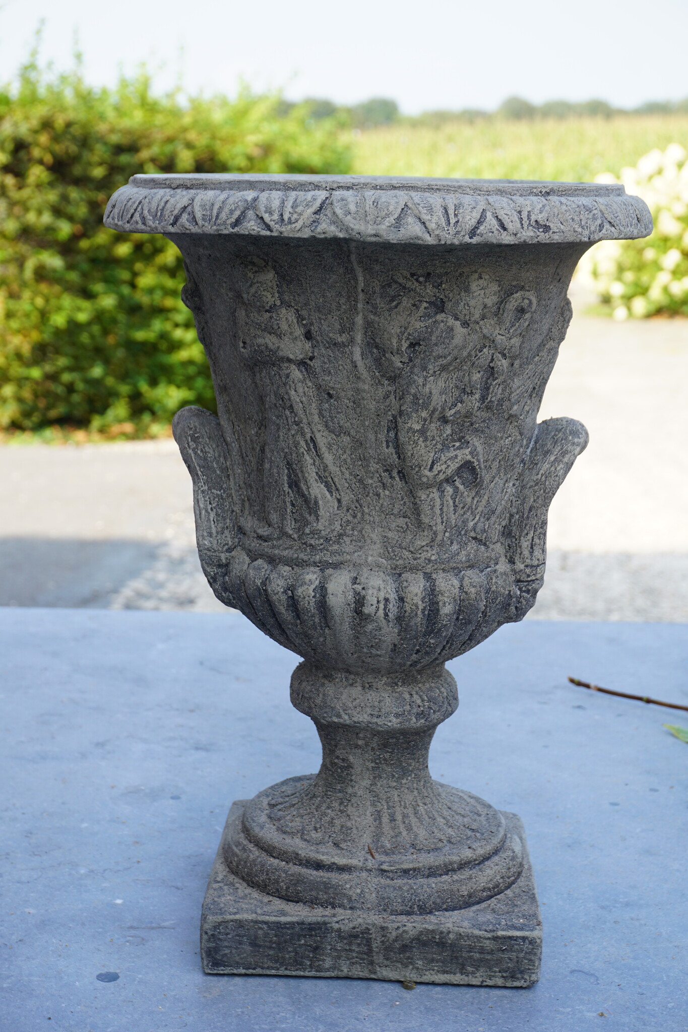 Il Cupido Bloembak Beton Grieks Met Oren H43 x B30 Cm