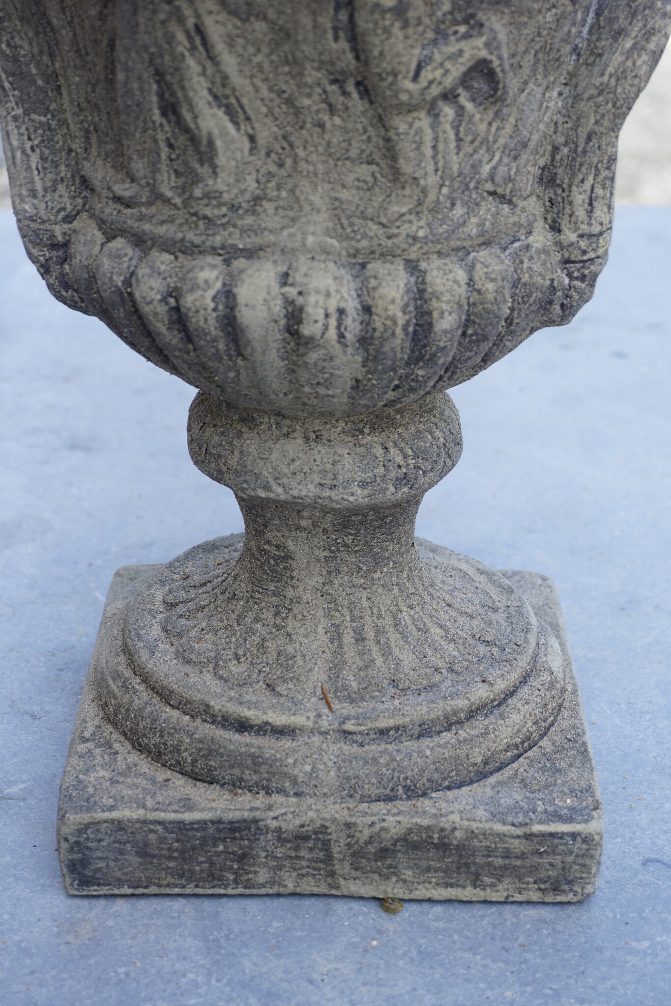 Il Cupido Bloembak Beton Grieks Met Oren H43 x B30 Cm