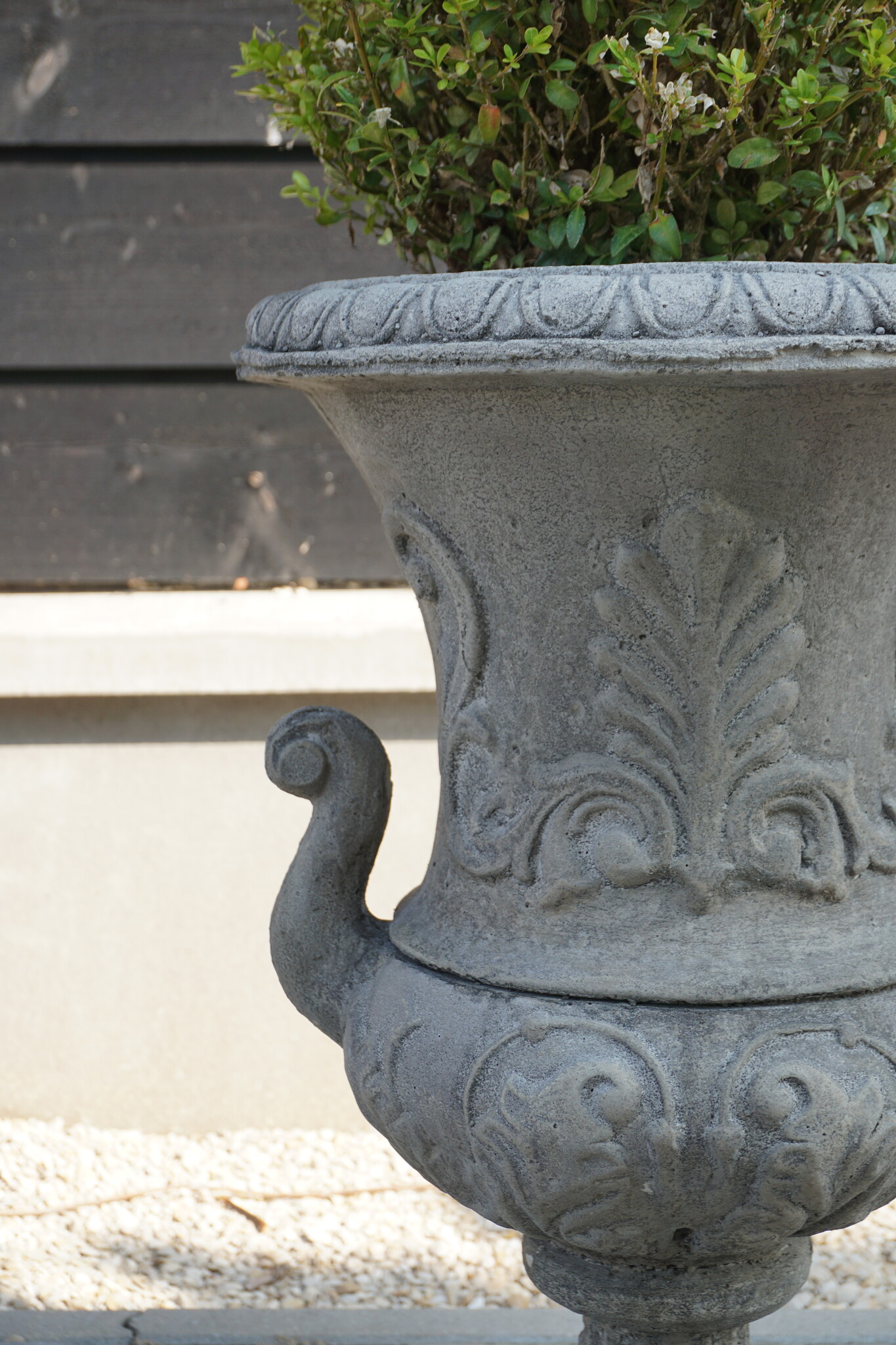 Il Cupido Bloembak Beton Grieks Met Oren H63 x B38 Cm
