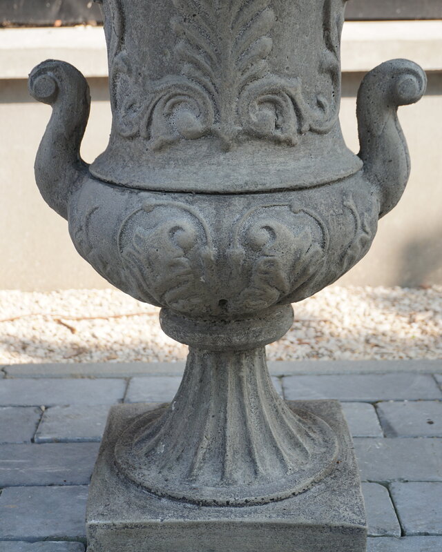 Il Cupido Bloembak Beton Grieks Met Oren H63 x B38 Cm