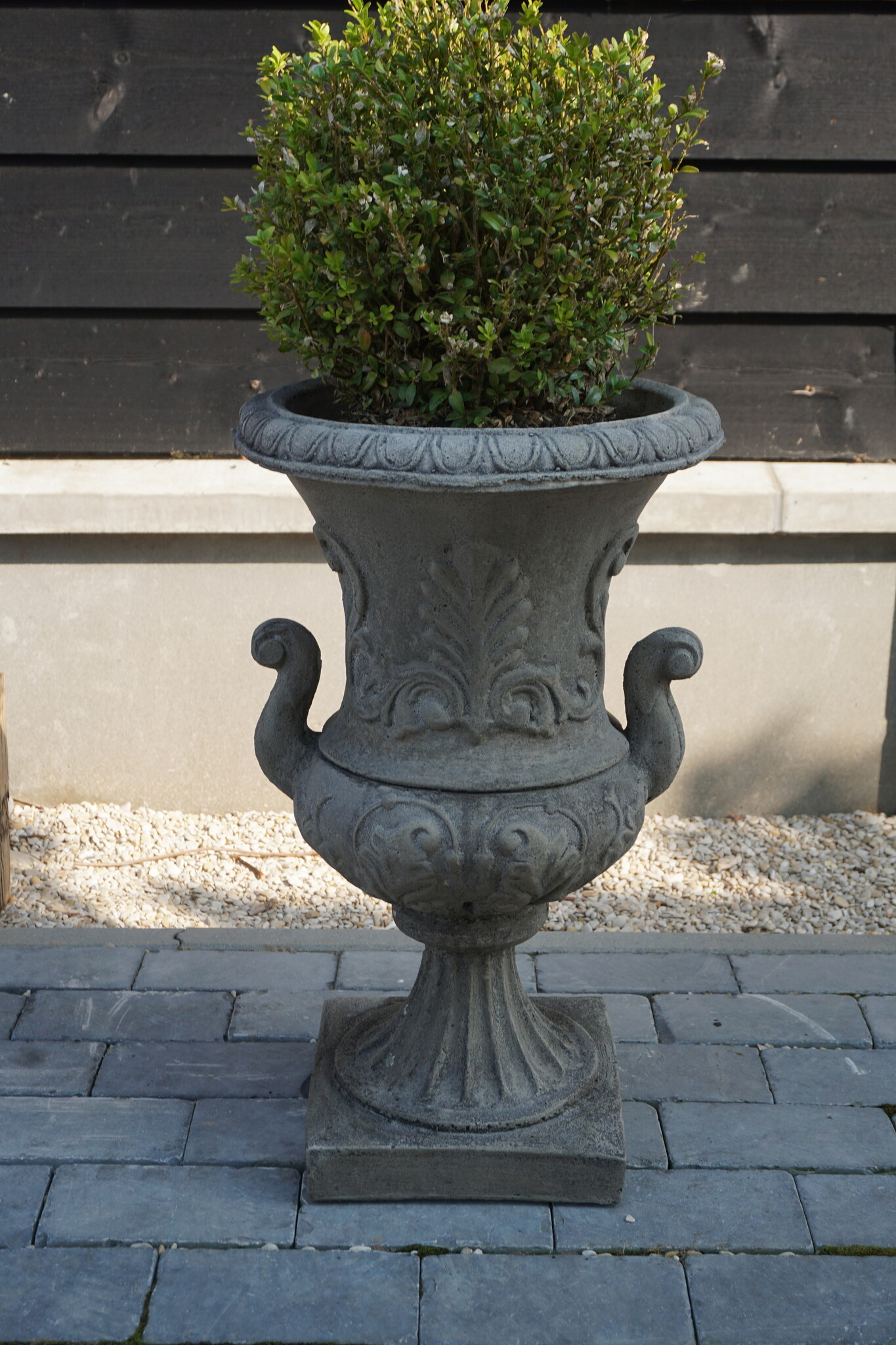 Il Cupido Bloembak Beton Grieks Met Oren H63 x B38 Cm