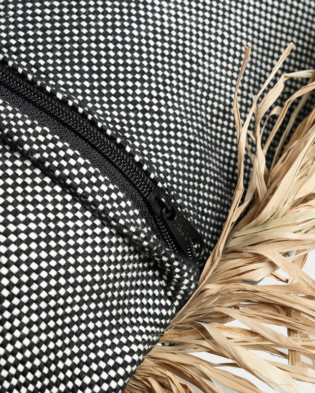 Bazar Bizar De Cotton Bonita Kussenhoes - Zwart Naturel - 60x60