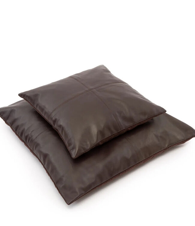 Bazar Bizar De Four Panel Leather Kussenhoes - Chocolade - 40x40