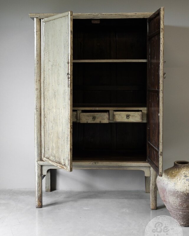 Be-Uniq Oude Kast | China | H200 x B130 x D55 cm