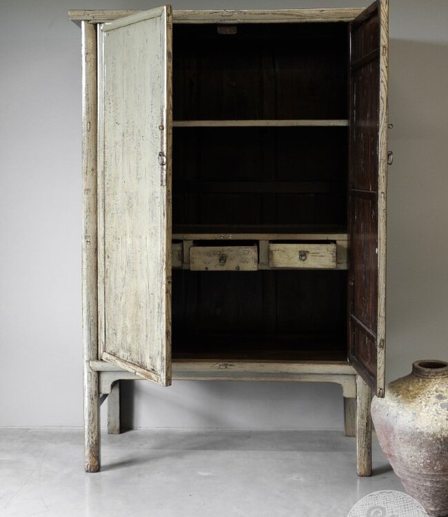 Be-Uniq Oude Kast | China | H200 x B130 x D55 cm