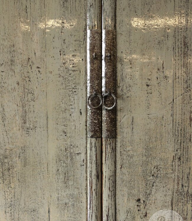 Be-Uniq Oude Kast | China | H200 x B130 x D55 cm