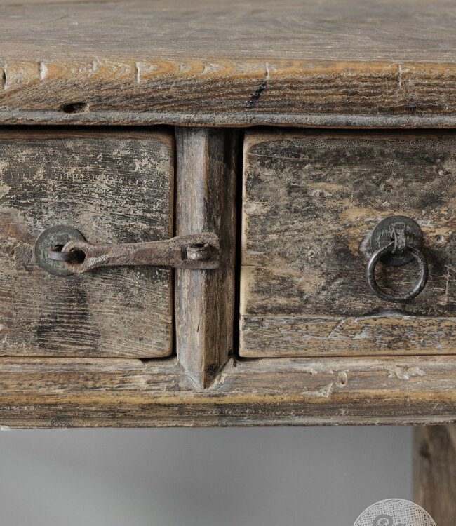 Be-Uniq Oude Haltafel | China | H81 x B98 x D47 cm