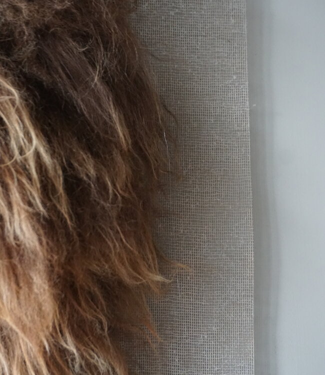 Rene Houtman Wanddoek | IJslands Bruin Schapenvacht | H75 x B50 cm