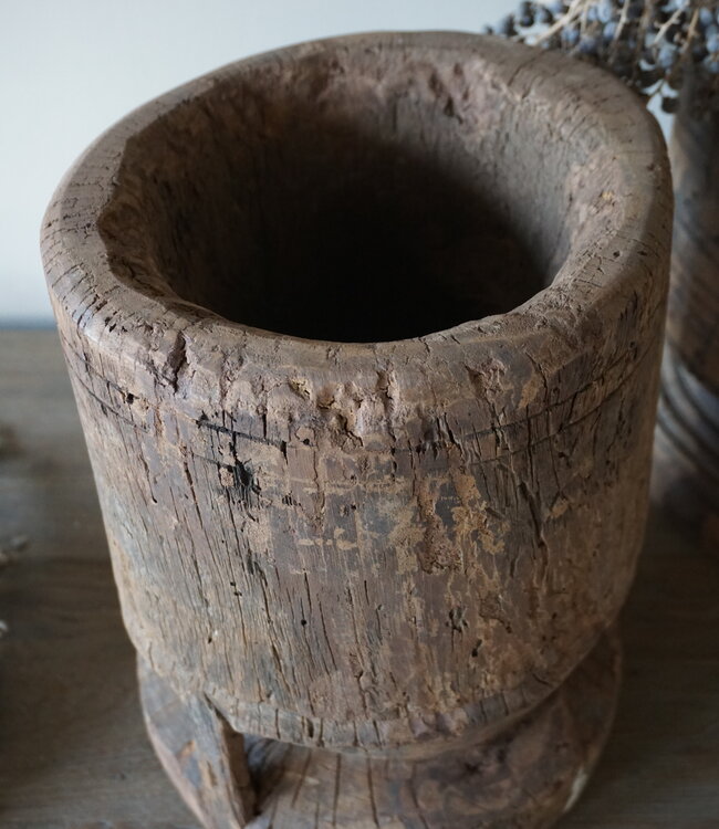 Rene Houtman Oud Houten Vijzel | India | H30 x D22 cm