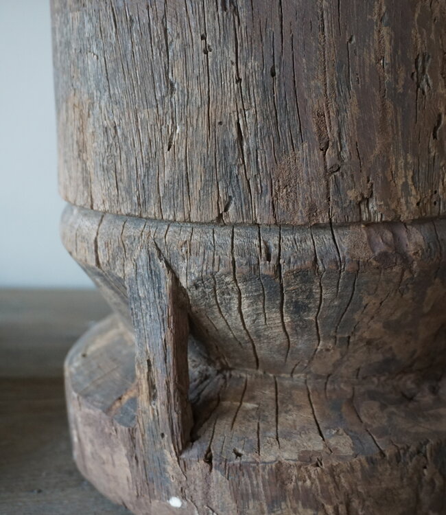 Rene Houtman Oud Houten Vijzel | India | H30 x D22 cm