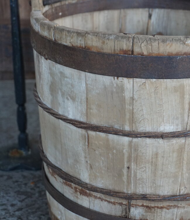 Rene Houtman Oude Houten Emmer | India | H33 x D35 cm