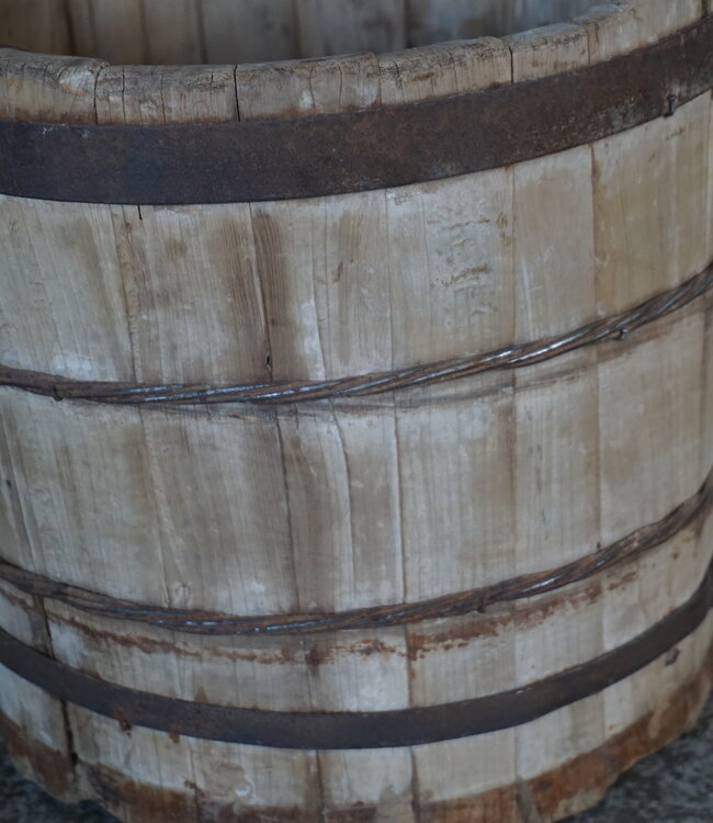 Rene Houtman Oude Houten Emmer | India | H33 x D35 cm