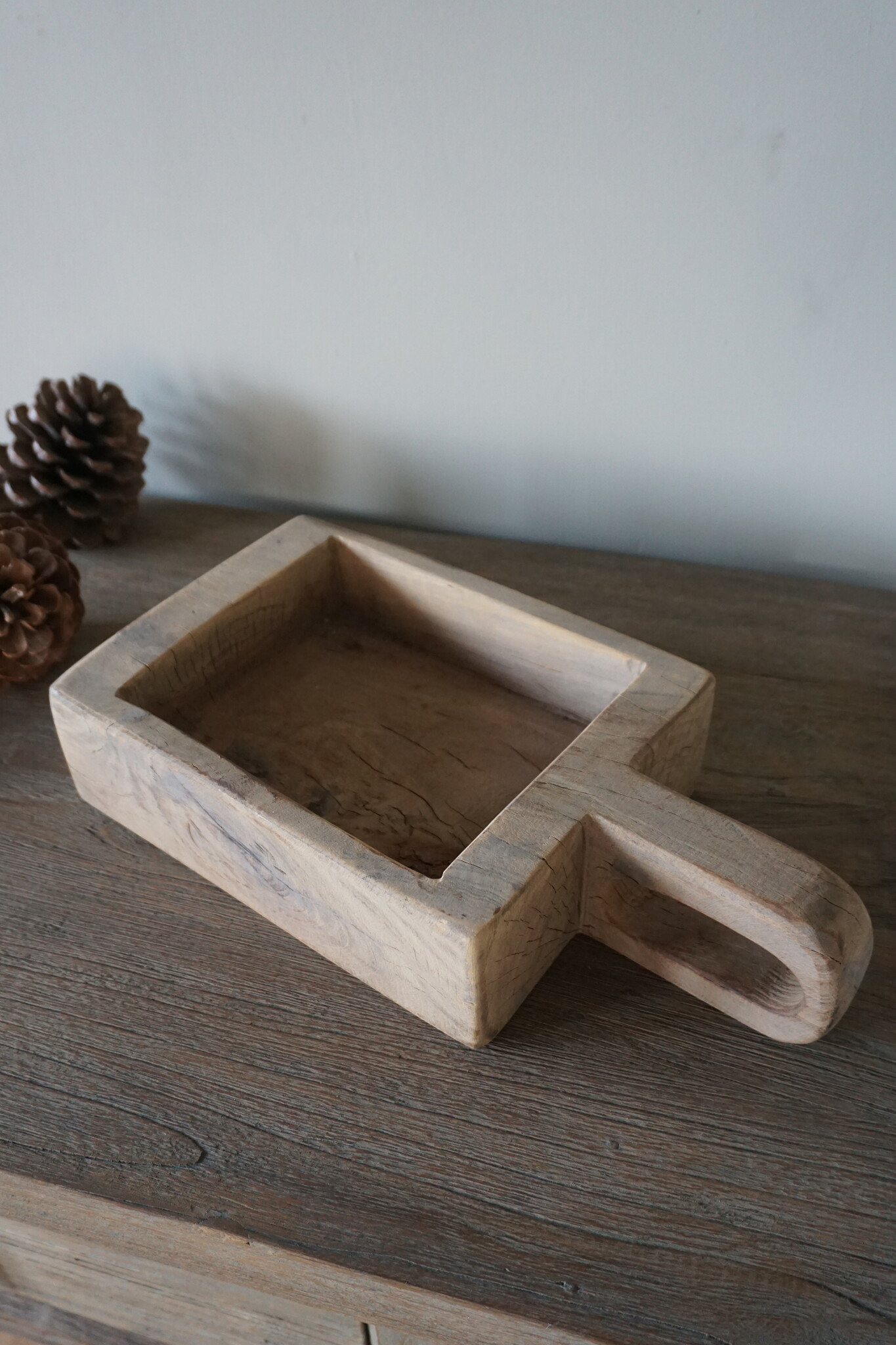 Rene Houtman Oud Houten Bakje Met Steel | H8 x B36 x D19 cm