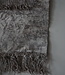Rene Houtman Wanddoek | kleischijf | kwasten en franjes | H80 x B46 cm