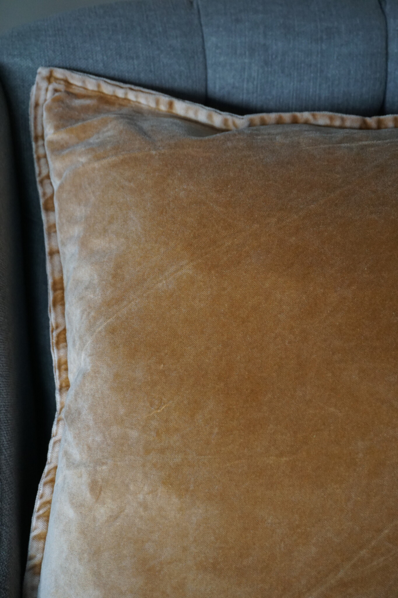 Rene Houtman Pip Kussenhoes Washed Velvet Caramel | 50 x 50 cm