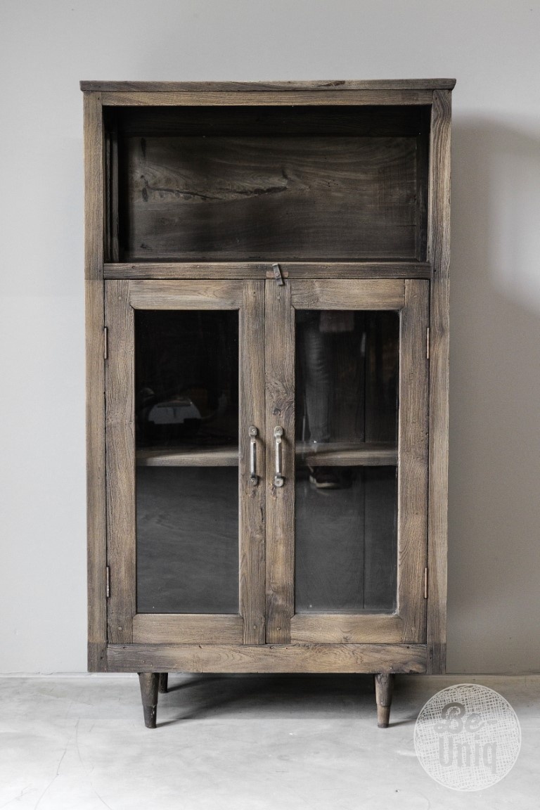 Be-Uniq Oud Glaskastje | Rustiek Verweerd | H140xB78xD33 cm