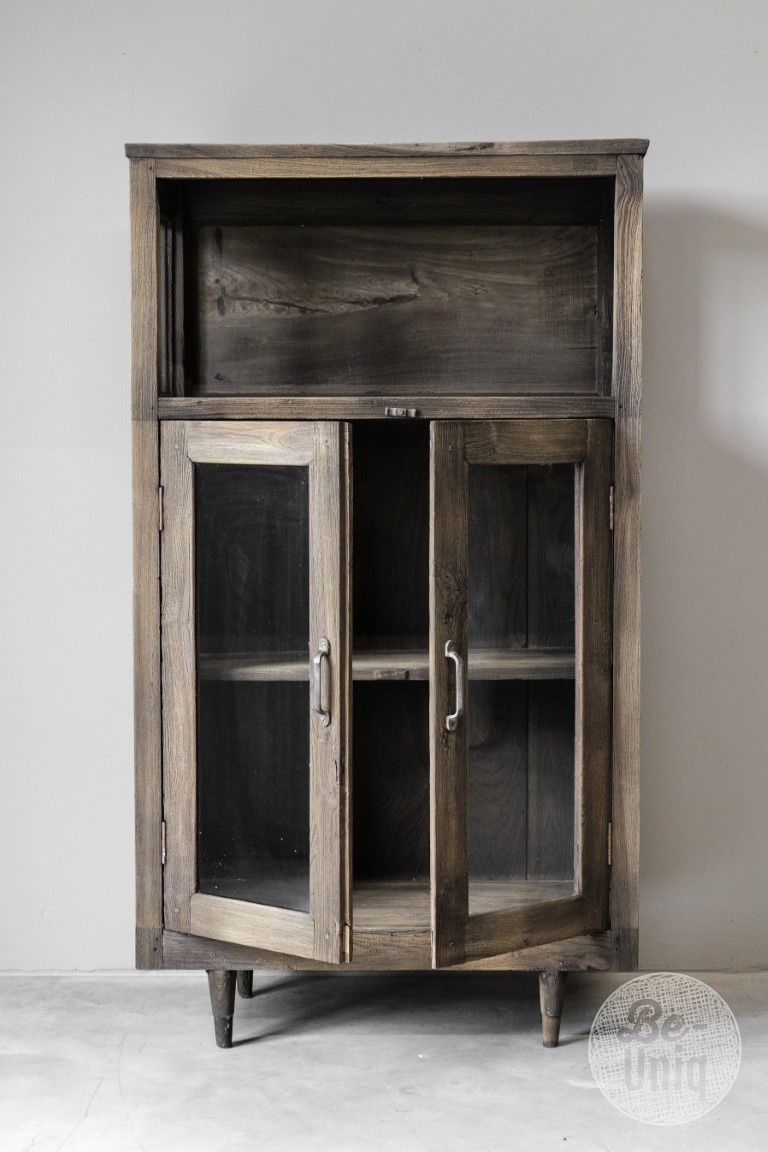 Be-Uniq Oud Glaskastje | Rustiek Verweerd | H140xB78xD33 cm