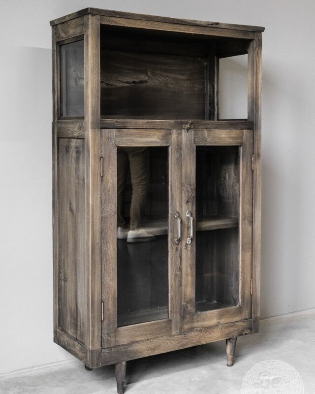 Be-Uniq Oud Glaskastje | Rustiek Verweerd | H140xB78xD33 cm