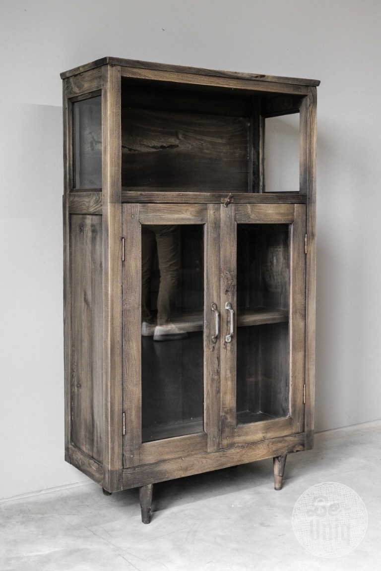 Be-Uniq Oud Glaskastje | Rustiek Verweerd | H140xB78xD33 cm