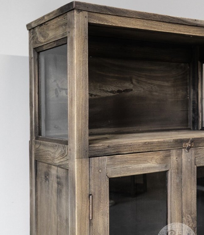 Be-Uniq Oud Glaskastje | Rustiek Verweerd | H140xB78xD33 cm