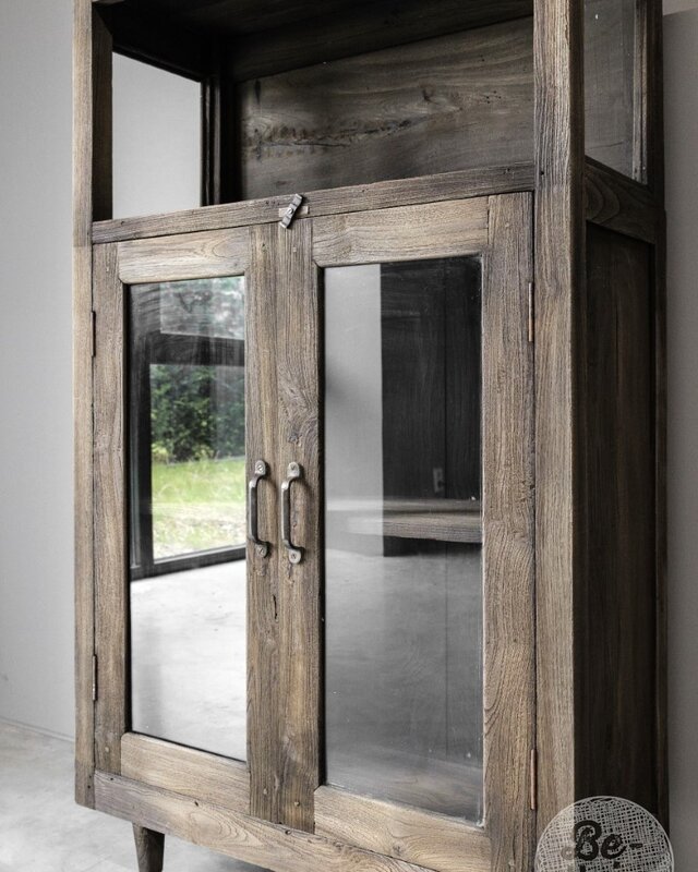 Be-Uniq Oud Glaskastje | Rustiek Verweerd | H140xB78xD33 cm