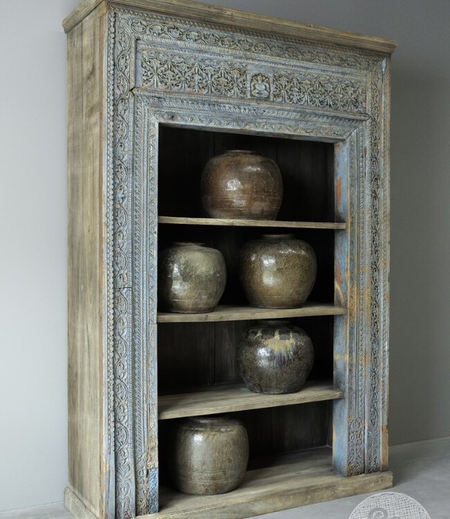 Be-Uniq Oude Boekenkast Snijwerk | India | H238xB160xD57 cmnkast snijwerk | India | H238xB160xD57 cm