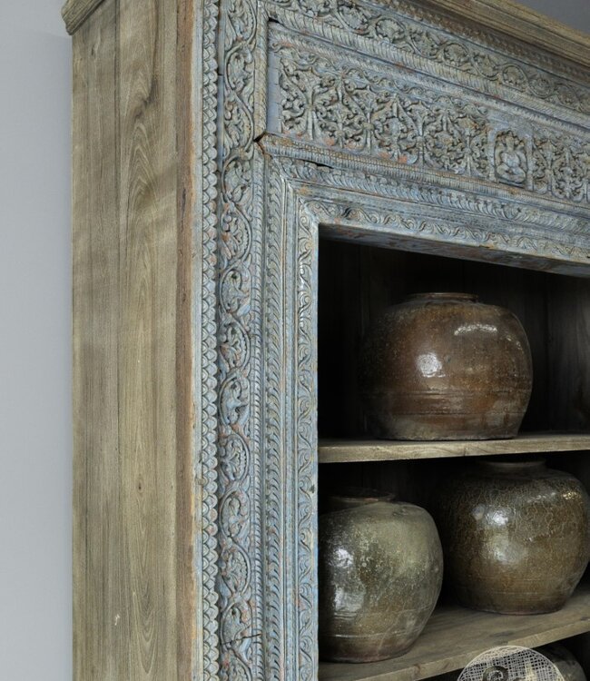 Be-Uniq Oude Boekenkast Snijwerk | India | H238xB160xD57 cmnkast snijwerk | India | H238xB160xD57 cm