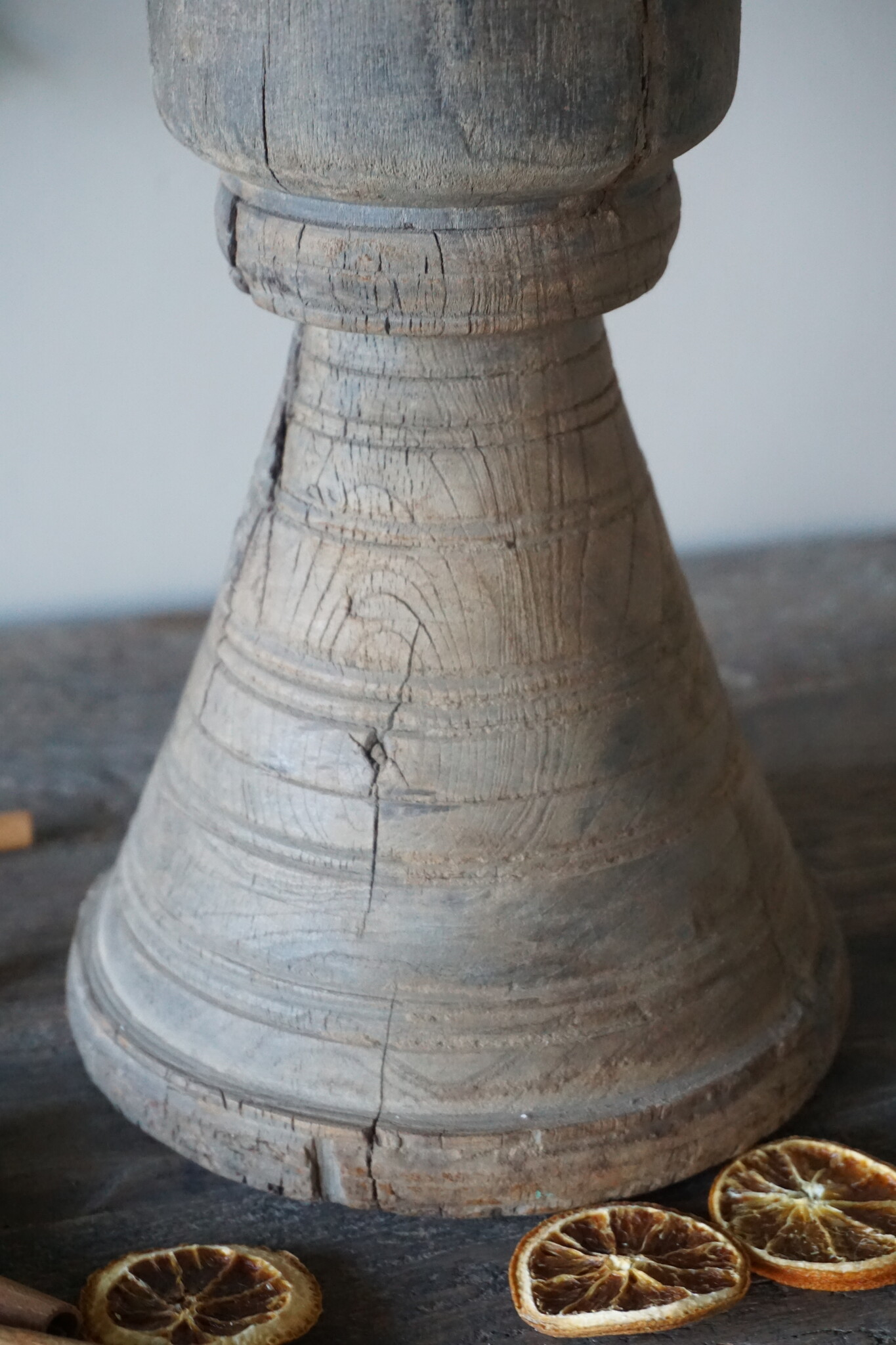 Rene Houtman Unieke Kandelaar | Oud Hout | H27 x D16 cm
