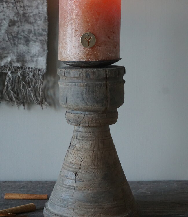 Rene Houtman Unieke Kandelaar | Oud Hout | H27 x D16 cm