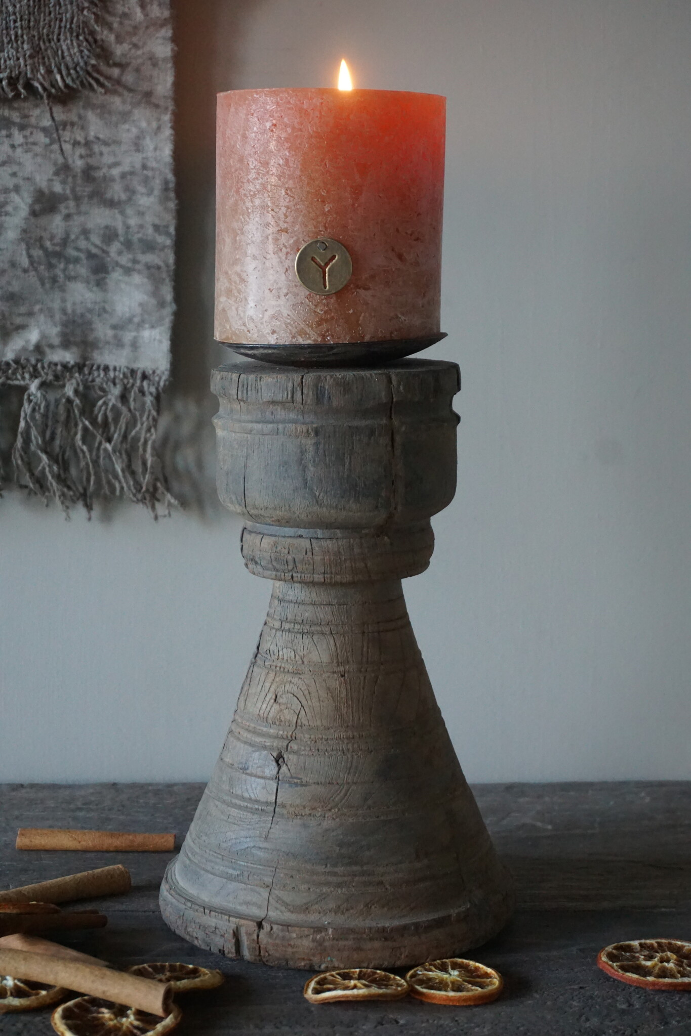 Rene Houtman Unieke Kandelaar | Oud Hout | H27 x D16 cm