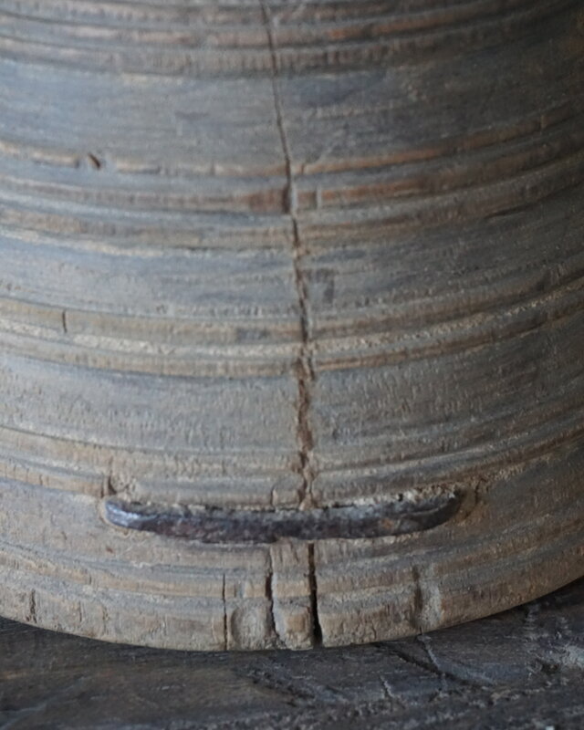 Rene Houtman Unieke Kandelaar | Oud Hout | H29 x D15 cm