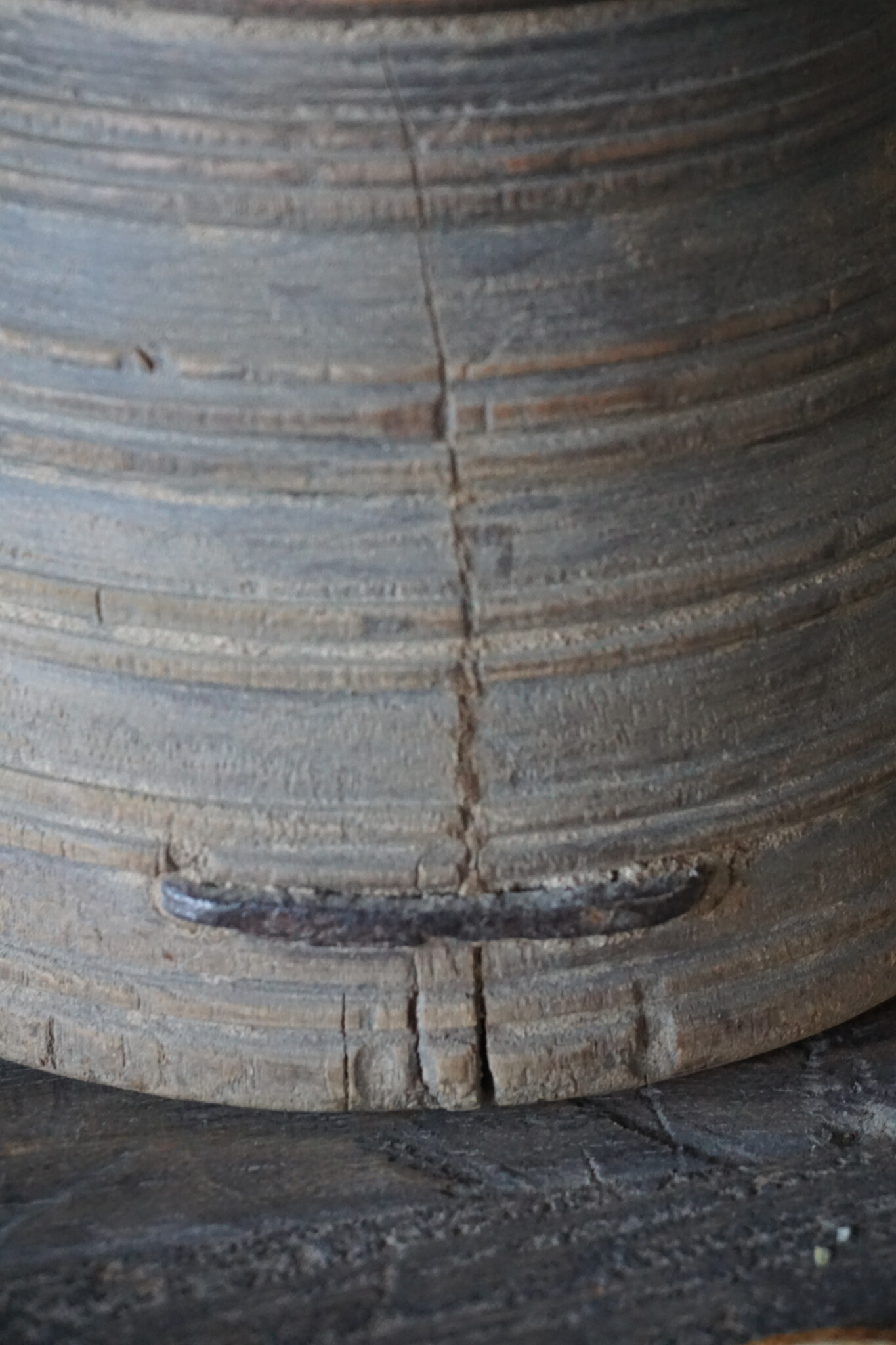 Rene Houtman Unieke Kandelaar | Oud Hout | H29 x D15 cm