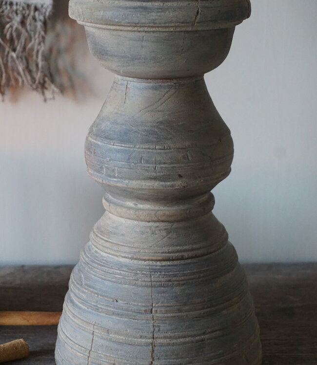 Rene Houtman Unieke Kandelaar | Oud Hout | H29 x D15 cm